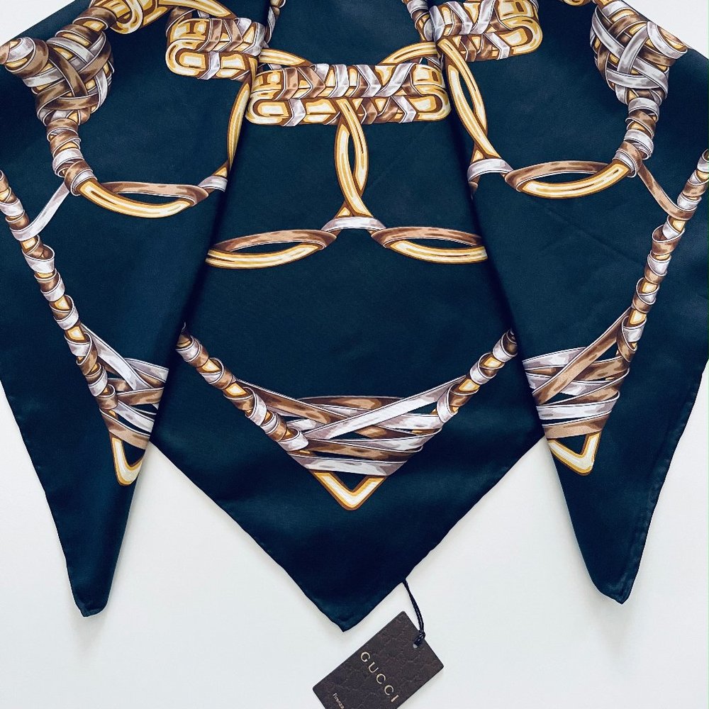 New Gucci Unisex Scarf Iconic Print Black Silk Wrap - Picture 14 of 16